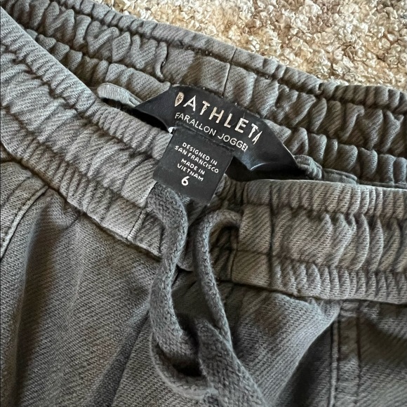 Athleta Farallon joggers - Picture 13 of 13